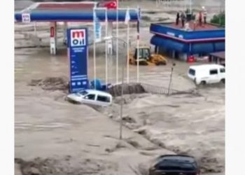 (ვიდეო) – წყალდიდობა თურქეთში – დაღუპულია 6 ადამიანი