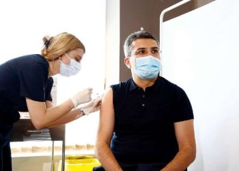 მამუკა მდინარაძე „სინოფარმის“ ვაქცინით აიცრა