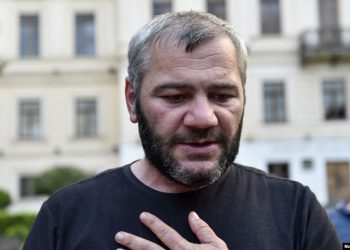 “ადამიანები გეხოცებათ თქვე უდღეურებო, გლეხები გეხოცებათ თქვენი ვითომ პოლიტიკური თამაშების გამო!!!” – ზაზა სარალიძე