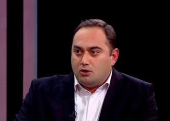 “ერთ მუშტად” შეკრული ოპოზიცია “რეფერენდუმის” გადადებას ითხოვს… უკრაინელი დირიჟორის დაქნეულზე როდემდე აპირებთ დაკვრას?” – ზურაბ ქადაგიძე