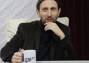 “ვისაც სამსახურში აცრას გაძალებენ, ეს კანონები ააფარეთ სახეზე!” – ზვიად ტომარაძე