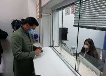 თბილისის მერობის კანდიდატმა კახა კალაძემ ექსპერტიზის ეროვნულ ბიუროში 8-კომპონენტიანი ნარკოტესტი გაიარა