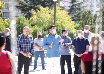 თბილისის მერობისა და ისნის მაჟორიტარი დეპუტატობის კანდიდატები ვაზისუბანში ადგილობრივ მცხოვრებლებს შეხვდნენ