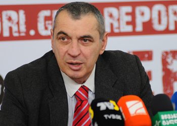 გიჟიაო კი ამბობენ მასზე, მაგრამ ამდენად გიჟიც არაა – დავით ზურაბიშვილი