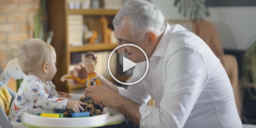 არავითარი ბავშვის დამტოვებელი ხაზარაძე არ არის – ზაალ ანჯაფარიძე (ვიდეო)