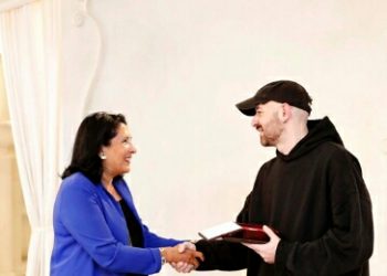 პრეზიდენტმა დემნა გვასალია ღირსების მედლით დააჯილდოვა