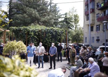 “ქართული ოცნების” თბილისის მერობისა და ისნის მაჟორიტარი დეპუტატობის კანდიდატები ადგილობრივ მოსახლეობასთან შეხვედრებს განაგრძობენ