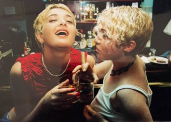 “პანდორას ყუთი გავხსენი და ვერ ვჩერდები…” – რა ფოტოებს აქვეყნებს ნანიკო ხაზარაძე