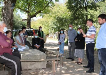 სერგო ხიდეშელი წინასაარჩევნო კამპანიის ფარგლებში, ონის მუნიციპალიტეტის სოფლებში შეხვედრებს აგრძელებს