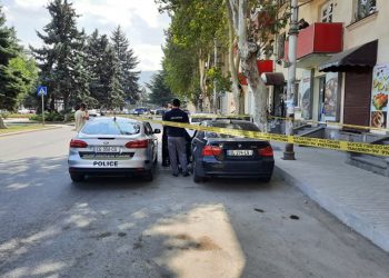 ქურდობა გორში – მანქანიდან სუნამო და მობილური ტელეფონი მოიპარეს