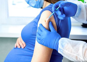 ვაქცინირებული ორსულები ანტისხეულებს ჩვილებს გადასცემენ – Bloomberg