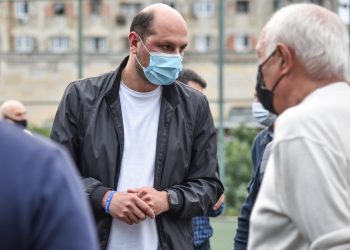 ირაკლი ხელაძე დევნილთა დასახლებებში მცხოვრებ მოქალაქეებს შეხვდა