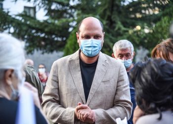 მმართველი გუნდის მაჟორიტარობის კანდიდატი ნაძალადევში ირაკლი ხელაძე ზღვისუბნის მოსახლეობას შეხვდა