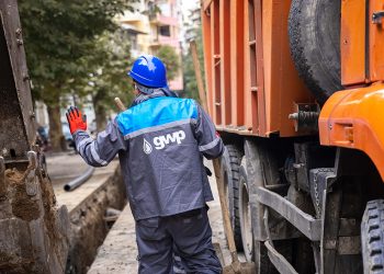 ჯივიპი ვაკის რაიონში, შროშის ქუჩაზე, წყალსადენის ქსელს აახლებს