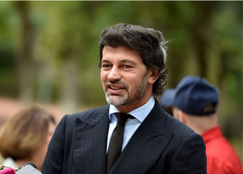 “ირაკლი კობახიძემ მე უნდა შემითანხმოს რას იტყვის? – გახარიასთან შეხვედრა დამალული რომ ყოფილიყო, მერიაში, დღისით, მზისით ადამიანები ხვდებიან ერთმანეთს?” – კახა კალაძე