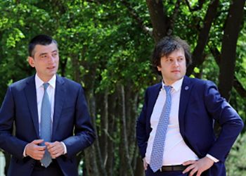 ირაკლი კობახიძე გახარიაზე: „ბანკებით“ სირბილს ურჩევია, „კოკაინს“ შეეშვას