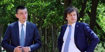 ირაკლი კობახიძე გახარიაზე: „ბანკებით“ სირბილს ურჩევია, „კოკაინს“ შეეშვას