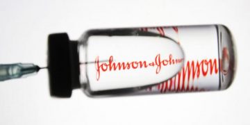 Johnson & Johnson: ჩვენი ვაქცინა ადამიანებს კორონავირუსისგან 94%-ით იცავს