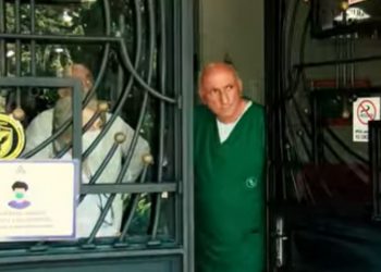 “ამ სურათში მელია, რომ დათვის სოროში შეძვრება და იქედან გამოგხედავს უცოდველი თვალებით, ისე არ იყურება მითვისებული კლინიკიდან?” – ედუარდ ჯიშკარიანი