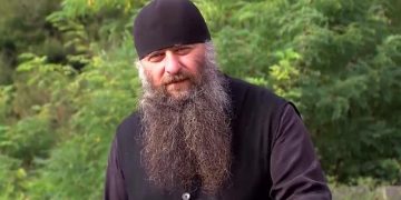 იმ თქვენს საყვარლებს გახადეთ კაბები, იმ თქვენს საყვარლებთან იტუტუცეთ – მამა ანთინოგენე