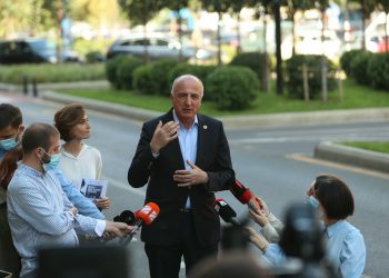 კახა კალაძის კამპანიას შეწირული  იუნესკოს ბანერები – ბადრი ჯაფარიძე