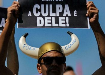 ბრაზილიაში პანდემიასთან ცუდად გამკლავების გამო პრეზიდენტის იმპიჩმენტს ითხოვენ