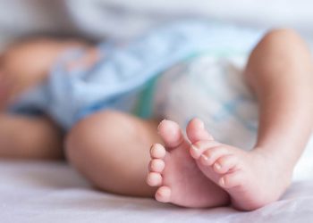 გარდაიცვალა ორი ჩვილი – “ტყუპი კოვიდდადებითი დაიბადა” – მათი დედა რამდენიმე კვირის წინ იმსხვერპლა კოვიდ-19-მა