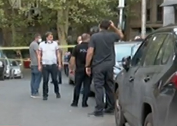 “2 ტყვია გულ-მკერდში აქვს მოხვედრილი” – თბილისის ცენტრში “კანონიერი ქურდის” 18 წლის ბიჭს 9 ტყვია ესროლეს