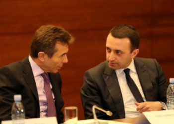 ირაკლი ღარიბაშვილი – რომ არ მოსულიყო ბიძინა ივანიშვილი, აქ გაფორმდებოდა გრძელვადიანი 20-30-წლიანი დიქტატურა, 1-ლი ოქტომბრის შემდეგ, საერთოდ შეიცვალა მედიაგარემო, რამდენიმე ათეული წუთით ვჩერდები მედიასთან და ყველა კითხვას, მათ შორის პარტიული ტელევიზიების კითხვებს ვპასუხობ