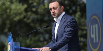 ირაკლი ღარიბაშვილი – შავით თეთრზე წერია, რომ ეს იყო ჩვეულებრივი სესხის ხელშეკრულება და საერთოდ ამდენი საუბარი რომ გვიწევს, უხერხულიც არის