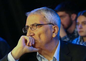 “ძალაუფლება რყვნის, დრაკონს ვინც ამარცხებს, ერთხანს გმირია, შემდეგ კი თავად ხდება დრაკონი” – გია მურღულია