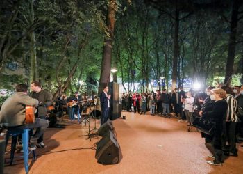 გიორგი ტყემალაძემ წინასაარჩევნო შეხვედრა მრგვალ ბაღში გამართა