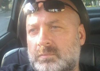 “თუ ეკონომიკური ზრდის ტემპით პირველ (!) ადგილზე ვართ რატომ გარბიან მოქალაქეები ხელის მოჯამაგირეებად, @რაკის მხოცავებად, ჩაის მკრეფავებად?” – გრინ ბარეტი