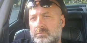 “თუ ეკონომიკური ზრდის ტემპით პირველ (!) ადგილზე ვართ რატომ გარბიან მოქალაქეები ხელის მოჯამაგირეებად, @რაკის მხოცავებად, ჩაის მკრეფავებად?” – გრინ ბარეტი