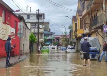 ძლიერი წვიმის შედეგად, ბათუმის ქუჩები დაიტბორა