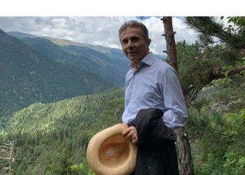 ბიძინა ივანიშვილმა დატოვა პოლიტიკა, ამის თაობაზე მან საჯაროდ განაცხადა, შესაბამისად, იგი აღარ აფინანსებს „ქართულ ოცნებას“ – ირაკლი ღარიბაშვილი