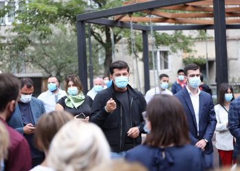 კახა კალაძემ წინასაარჩევნო შეხვედრები ამჯერად, გლდანის ხევისა და კონიაკის დასახლებაში გამართა