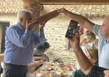 “კაი ორნახადი ფაიზერი სად იღება? გამყრელიძეებში?” – ბექა რამიშვილი