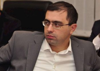 უკრაინის კორუმპირებულმა სასაზღვრო სამსახურებმა ბორტზე არ ამიშვეს – როგორ გაიმართელებს თავს სააკაშვილი კუკავას აზრით