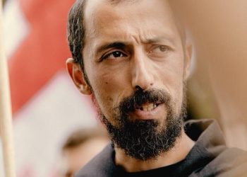 “ღმერთო, ვირთხები გყავს მრევლში, ამინ…” – რა ფოტოებს ავრცელებს მაქარაშვილი