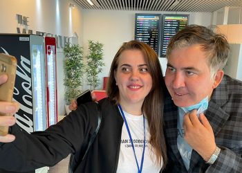 “ვიმყოფები აეროპორტში, აუცილებლად ჩავალთ საქართველოში… ფეხებითაა დასაკიდებელი ივანიშვილი” – სააკაშვილი