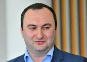 “თვალამღვრეული დავდივარ…” – მურუსიძე ევროკავშირს ლექსად პასუხობს
