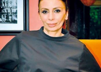 “ვიღაცა ნარკომანს ეძახის ვიღაცის მამას, მეორე ვიღაცის მამას ქვეშა@@@ უწოდებს და ამას პირდაპირ ეთერში უსმენენ ბავშვები!” – ნატო დუმბაძე