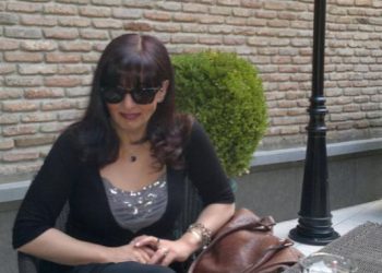 “შეგვფუთეს თავისუფლების ყალბ ბრჭყვიალა ქაღალდში და როგორც რინგზე მოჩხუბარი ძაღლები, ისე შეგვასიეს ერთმანეთს!” – ნინო ახობაძე