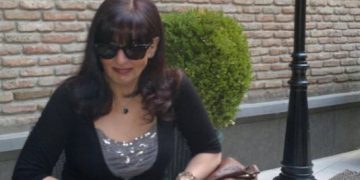 “შეგვფუთეს თავისუფლების ყალბ ბრჭყვიალა ქაღალდში და როგორც რინგზე მოჩხუბარი ძაღლები, ისე შეგვასიეს ერთმანეთს!” – ნინო ახობაძე