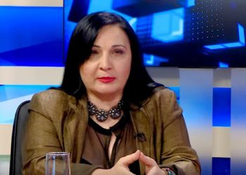 “მოდი, მიხავ, მოდი, შენ ლაივებზე მე ვიზრუნებ, ციხიდან რო შემოგვძახო ყოველ დილით ბიძინა მოვდივაროო…” – ჯღარკავა