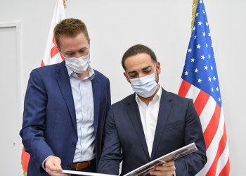 საქართველოს პროკურატურის თანამშრომლებმა ამერიკის იუსტიციის დეპარტამენტის ყოფილ რეზიდენტ მრჩეველთან მაიკლ გრანტთან გამოსამშვიდობებელი შეხვედრა გამართეს