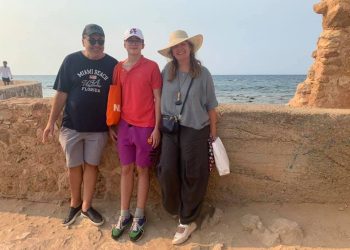 მიხეილ სააკაშვილის “ბერძნული არდადეგები” სანდრასთან და ნიკოლოზთან ერთად – რა ფოტოებს აქვეყნებს ყოფილი პირველი ლედი