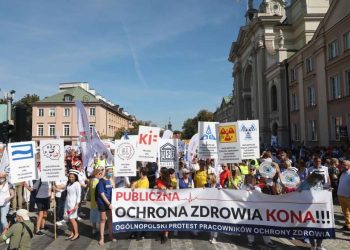 პოლონეთში ექიმებმა საპროტესტო აქცია გამართეს
