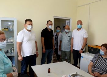 სენაკის მერობის კანდიდატი ვახტანგ გადელია ექიმ-ეპიდემიოლოგებს შეხვდა